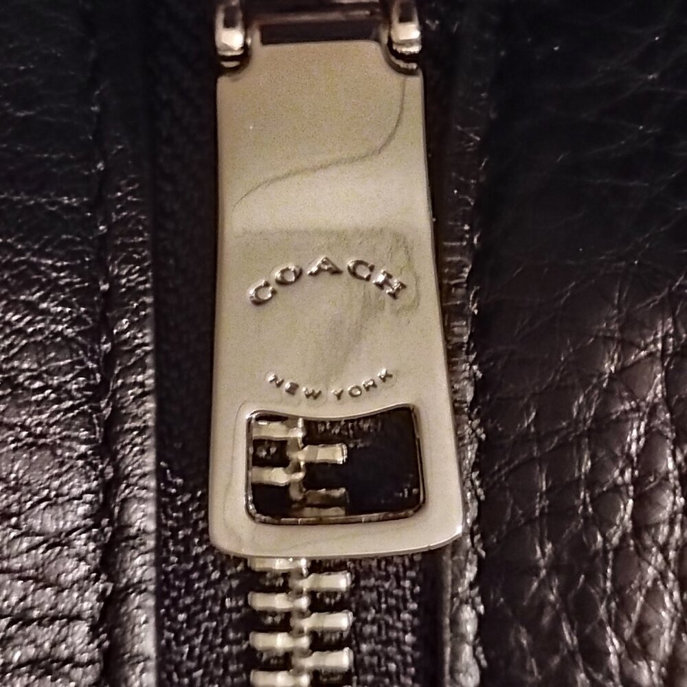 Coach WHS Horse and Carriage Black/Chalk Taxi Tote 35337M - Picture 11 of 16